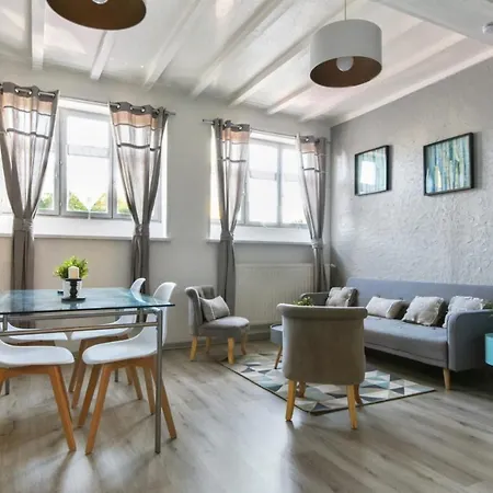 Charming And Calm Flat With Parking At The Heart Of - Welkeys Lägenhet *
