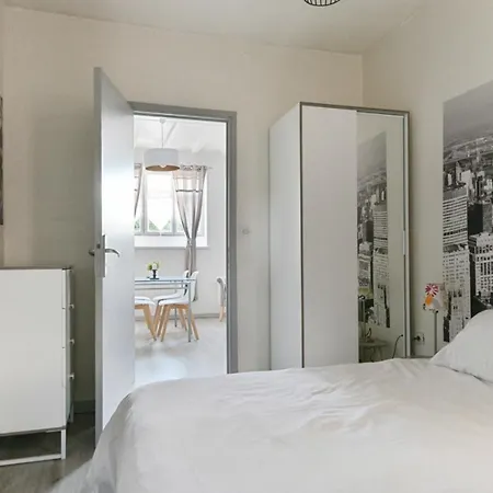 Lägenhet Charming And Calm Flat With Parking At The Heart Of - Welkeys